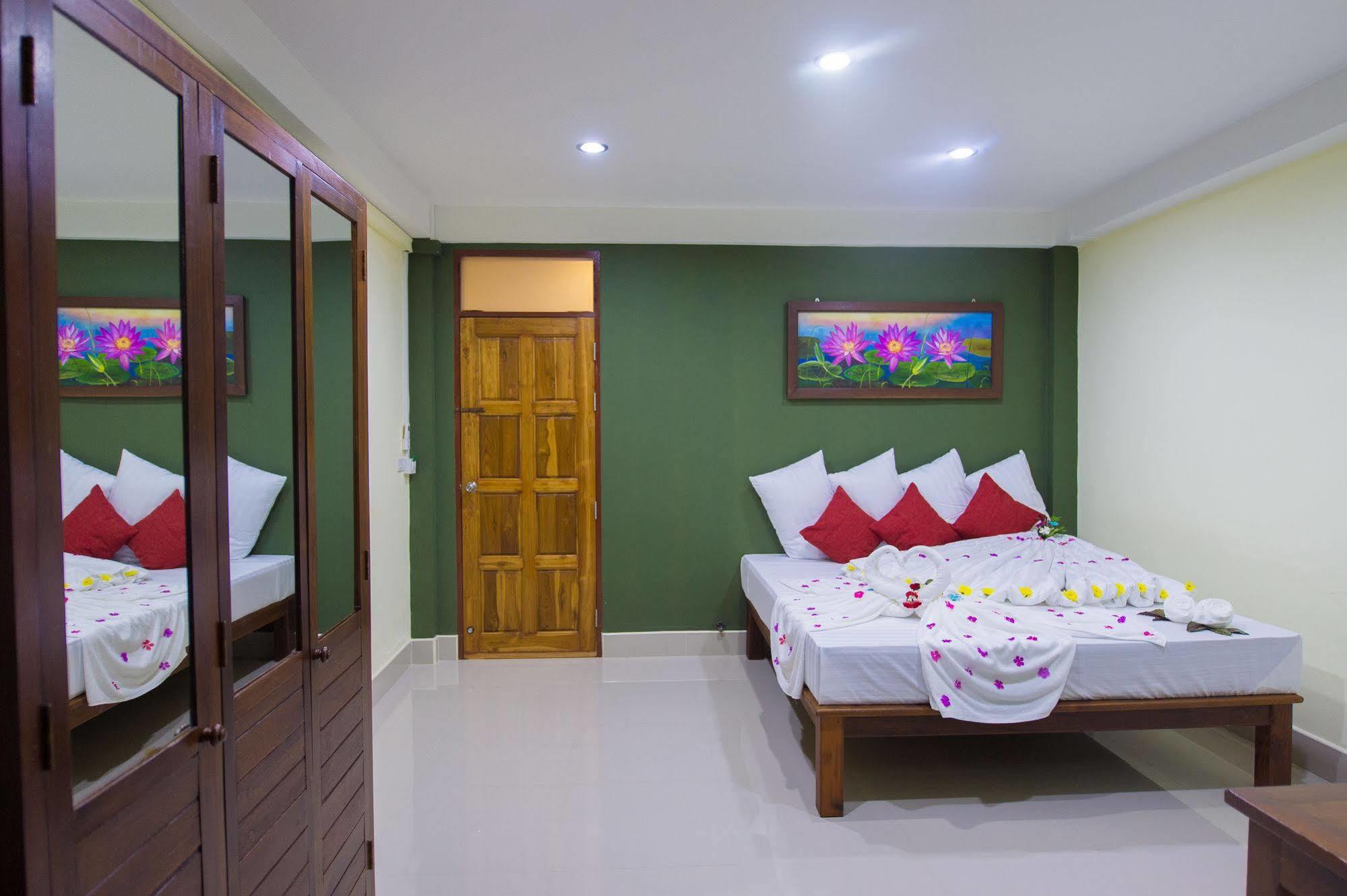 Sri Siam Resort Kanchanaburi Exterior photo